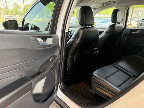 Used 2022 Ford Escape SEL image 31
