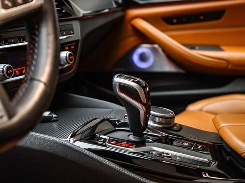 Certified 2022 BMW M5 w/ Executive Package image 24