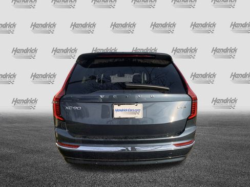 Used 2025 Volvo XC90 B6 Plus image 9