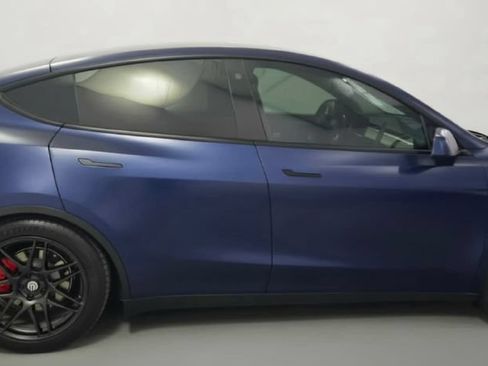 Used 2023 Tesla Model Y Performance AWD/4WD image 6