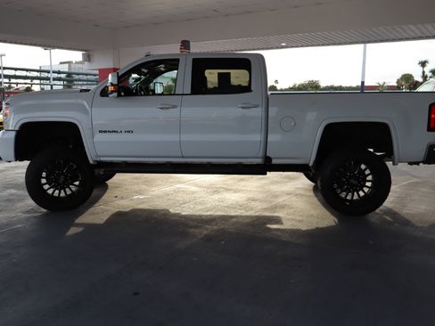 Used 2017 GMC Sierra 3500 Denali w/ Duramax Plus Package image 10