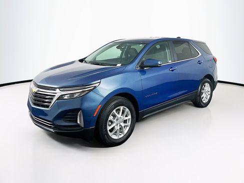 Used 2024 Chevrolet Equinox LT image 3