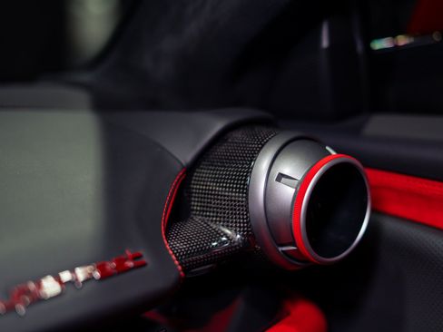 Used 2019 Ferrari 812 Superfast RWD image 11