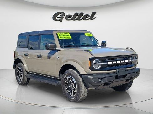 Used 2025 Ford Bronco Outer Banks AWD/4WD image 2