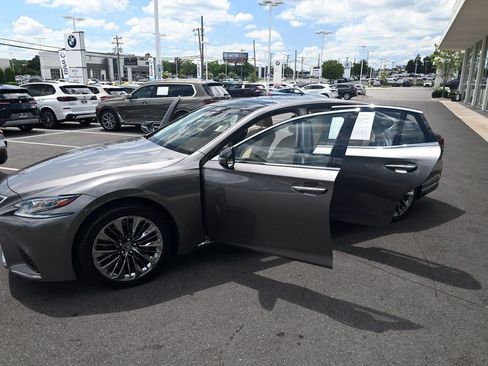 Used 2018 Lexus LS 500 AWD w/ Luxury Package image 40