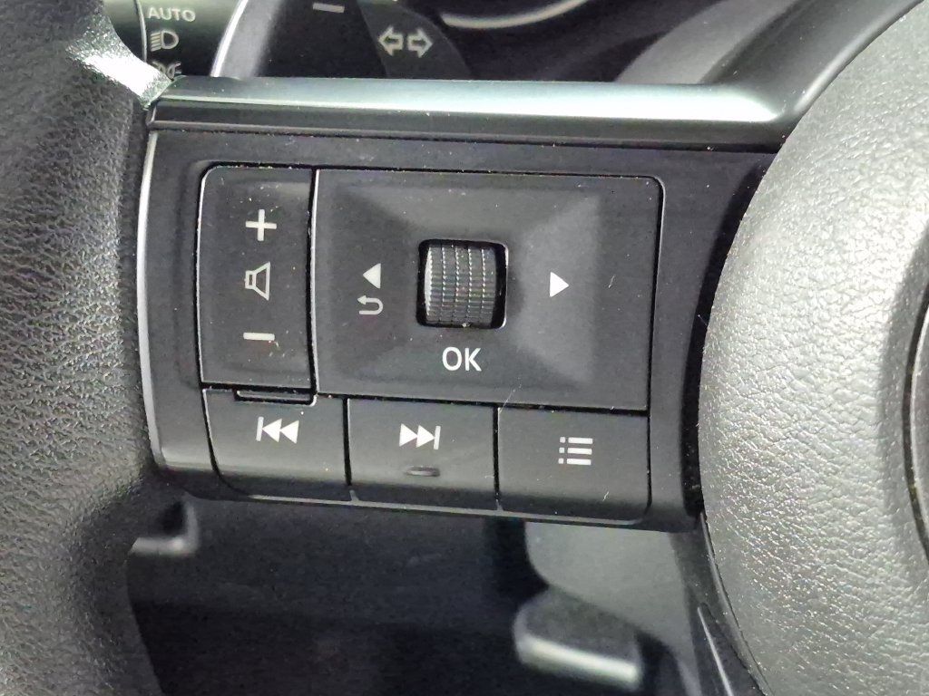 Used 2024 Nissan Rogue S AWD/4WD image 12