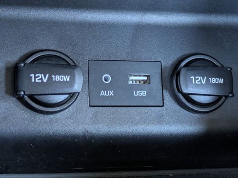 Used 2020 Hyundai Elantra SE FWD image 18