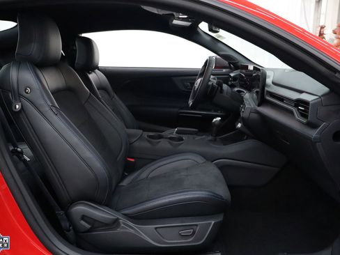Used 2025 Ford Mustang Dark Horse image 26