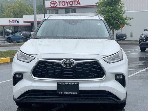 Used 2026 Toyota Highlander Limited AWD/4WD image 12