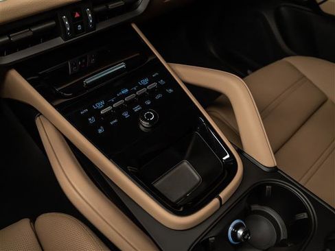 New 2026 Porsche Cayenne Coupe image 25