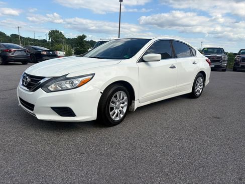 Used 2017 Nissan Altima 2.5 S w/ Power Driver Seat Package FWD image 7