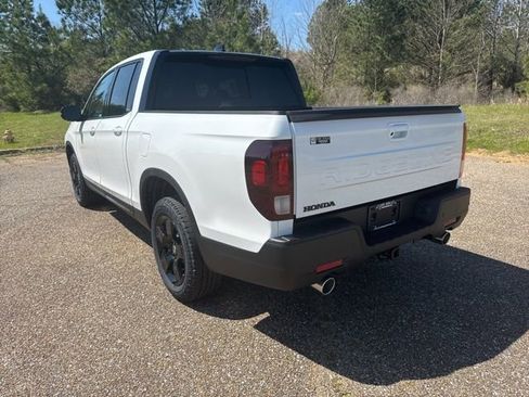 New 2026 Honda Ridgeline Black Edition image 4