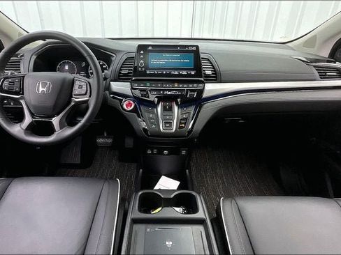Certified 2026 Honda Odyssey Touring image 15