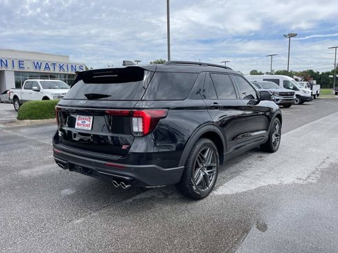 Used 2025 Ford Explorer ST w/ Sun And Sound Package AWD/4WD image 4