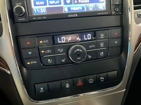 Used 2013 Jeep Grand Cherokee Limited w/ Luxury Group II image 15