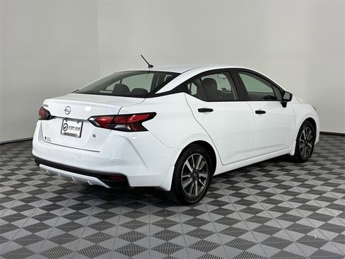 Used 2024 Nissan Versa S w/ S Plus Package image 4