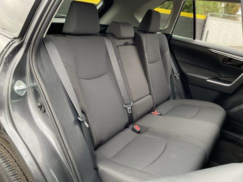 Used 2021 Toyota RAV4 LE FWD image 20