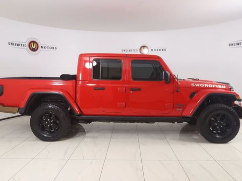 Used 2020 Jeep Gladiator Rubicon AWD/4WD image 2