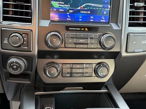 Used 2019 Ford F150 XLT w/ Equipment Group 302A Luxury AWD/4WD image 17