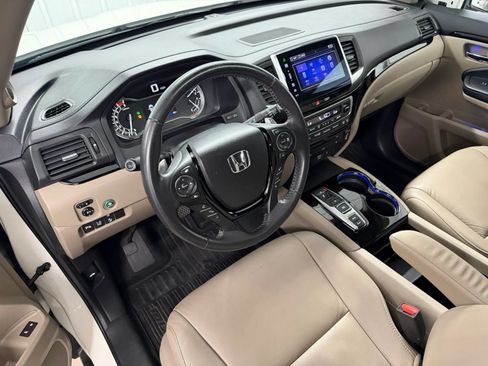 Used 2016 Honda Pilot Touring image 16