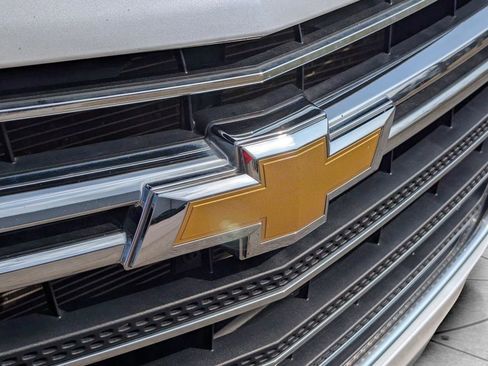 Used 2021 Chevrolet Traverse LT image 10