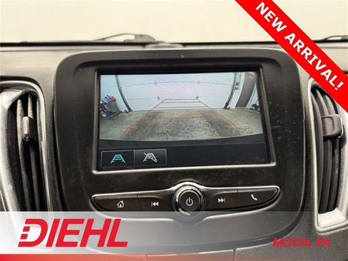 Used 2018 Chevrolet Malibu LT image 29