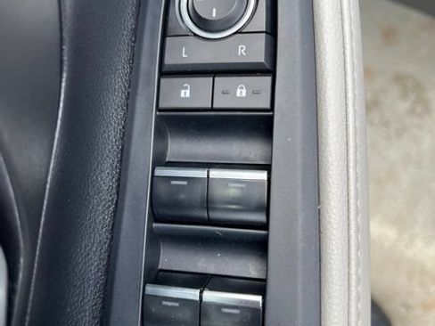 Used 2024 Toyota Grand Highlander AWD image 19
