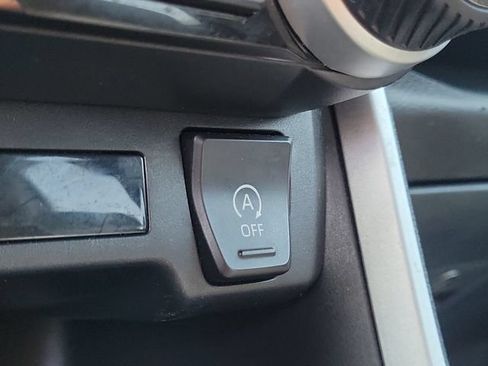 Used 2022 Toyota RAV4 XLE w/ Convenience Package FWD image 25