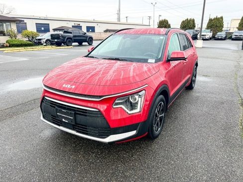 Used 2024 Kia Niro EX image 3