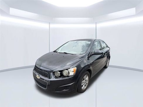 Used 2015 Chevrolet Sonic LT FWD image 2