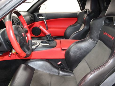 Used 2004 Dodge Viper SRT-10 RWD image 16