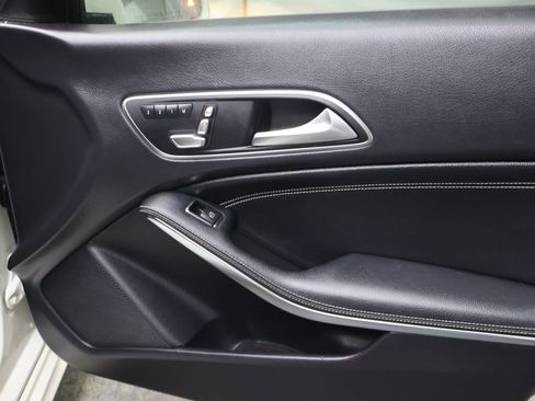 Used 2018 Mercedes-Benz CLA 250 image 12