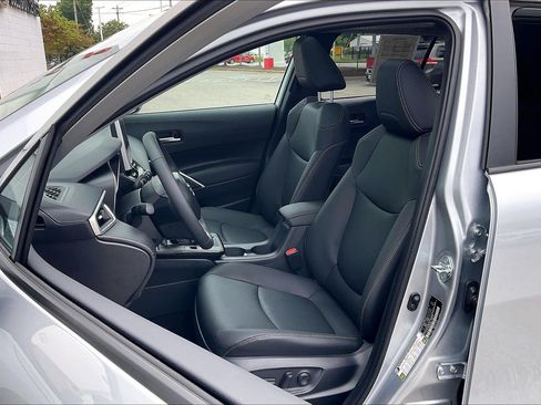 Used 2026 Toyota Corolla Cross XLE AWD/4WD image 30