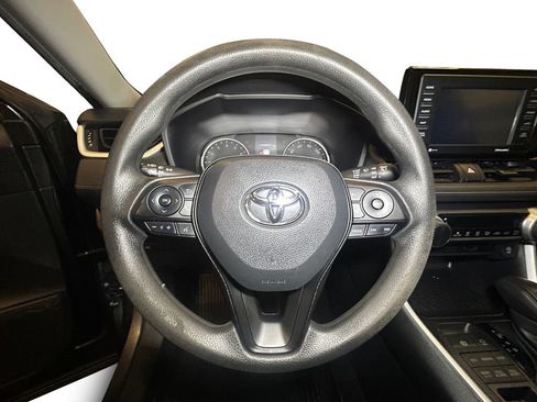 Used 2022 Toyota RAV4 LE AWD/4WD image 12