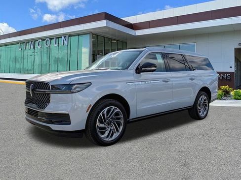 New 2026 Lincoln Navigator L Reserve AWD/4WD image 8