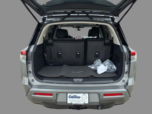 New 2026 Nissan Pathfinder Platinum image 8
