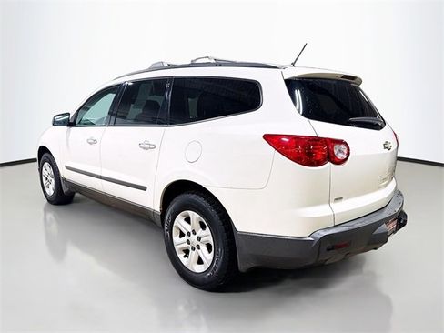 Used 2011 Chevrolet Traverse LS image 9