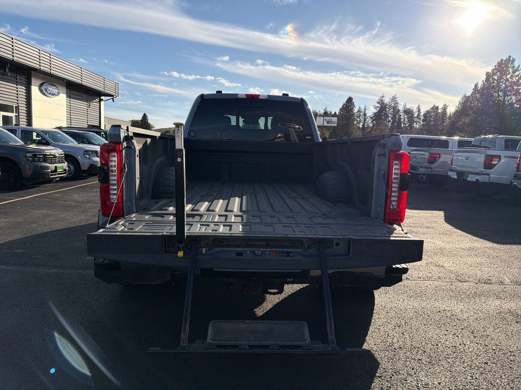 Used 2025 Ford F350 King Ranch AWD/4WD image 10
