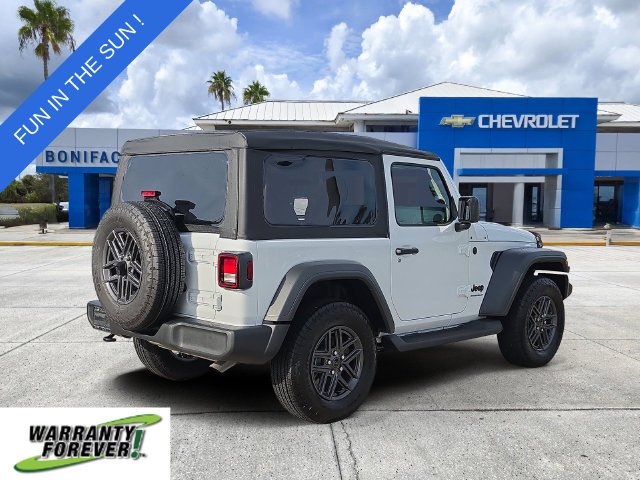 Used 2025 Jeep Wrangler Sport AWD/4WD image 4