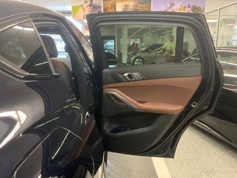 Used 2022 BMW X6 xDrive40i w/ M Sport Package image 35