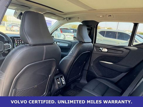 Certified 2025 Volvo XC40 B5 Plus image 31