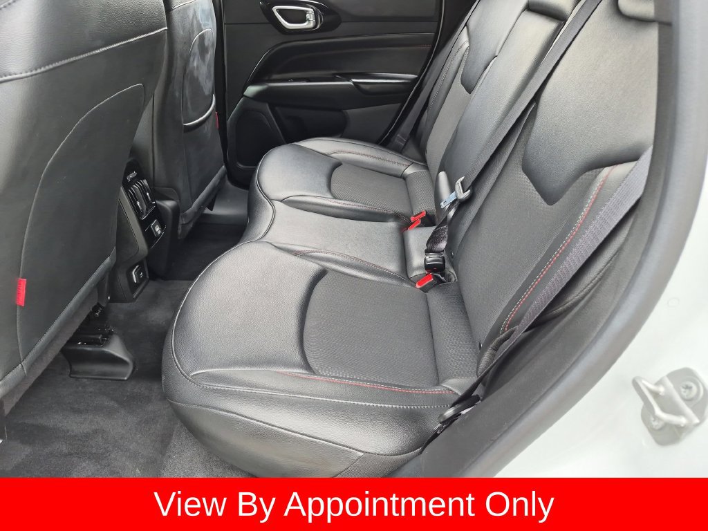 Used 2025 Jeep Compass Trailhawk AWD/4WD image 26