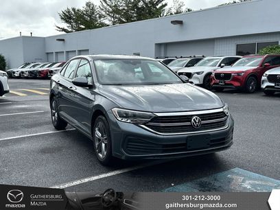 Used 2022 Volkswagen Jetta SE w/ Panoramic Sunroof Package