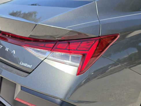 New 2026 Hyundai Elantra Limited FWD image 38