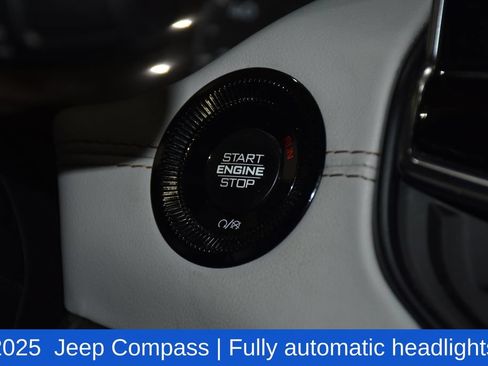 Used 2025 Jeep Compass Limited AWD/4WD image 14