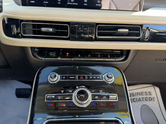 Used 2023 Lincoln Nautilus Reserve AWD/4WD image 22