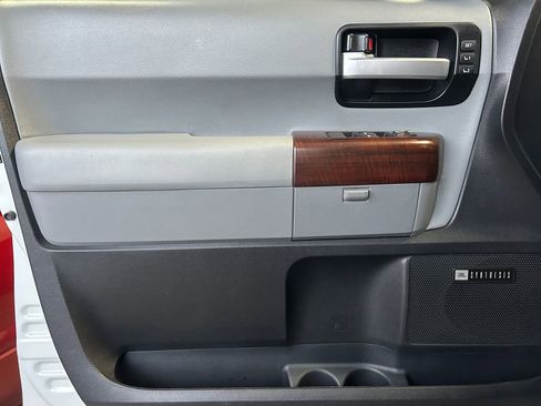 Used 2016 Toyota Sequoia Platinum image 23