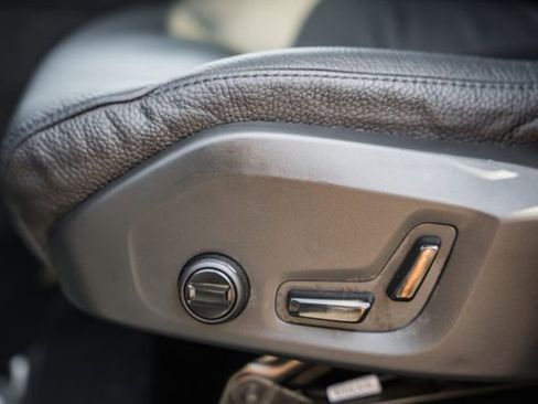 Certified 2024 Volvo XC60 B5 Plus w/ Protection Package Premier image 34