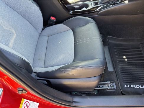 Used 2019 Toyota Corolla XSE image 26