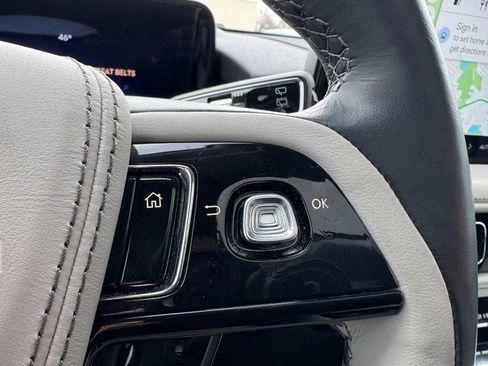 Certified 2025 Lincoln Aviator Reserve w/ Equipment Group 201A image 19